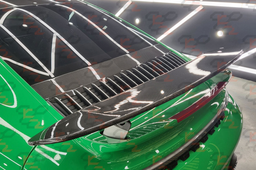KarboniZation Porsche 911 (992) Turbo (-S) Вставка Крышки Моторного Отсека