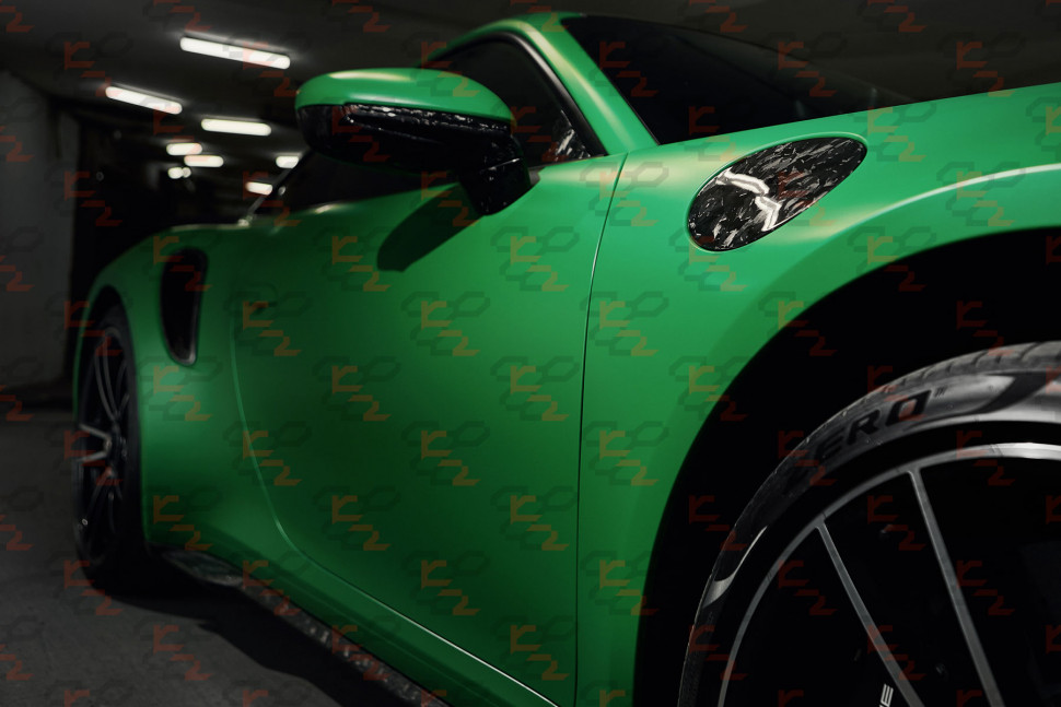 KarboniZation Porsche 911 (992) Лючок Бензобака
