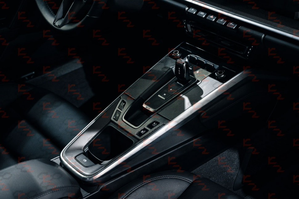 KarboniZation Porsche 911 (992) Вставки Центральной Консоли PDK