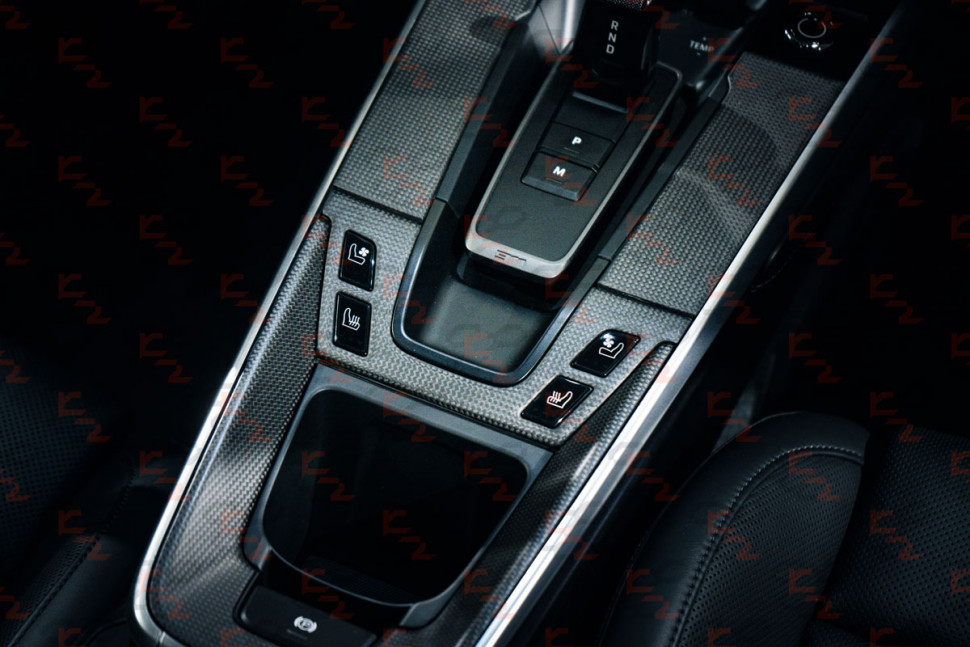 KarboniZation Porsche 911 (992) Вставки Центральной Консоли PDK